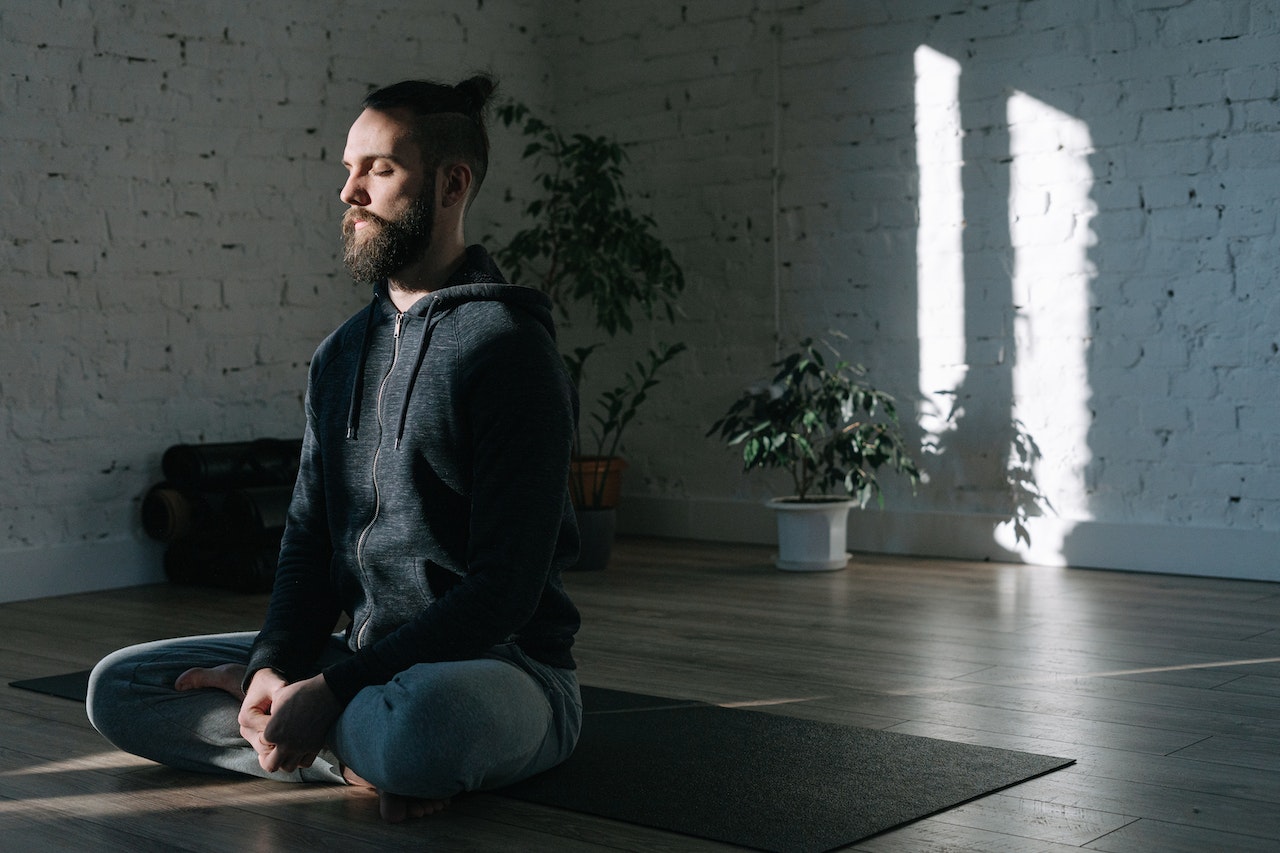 A-Man-Concentrating-While-meditating-the-5am-club