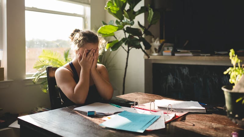 how-to-quit-a-job-woman-frustrated