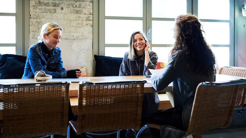 how-to-quit-a-job-women-meeting