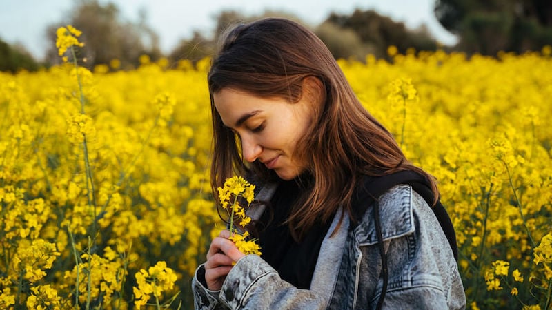 learning-from-failure-woman-in-flower-field