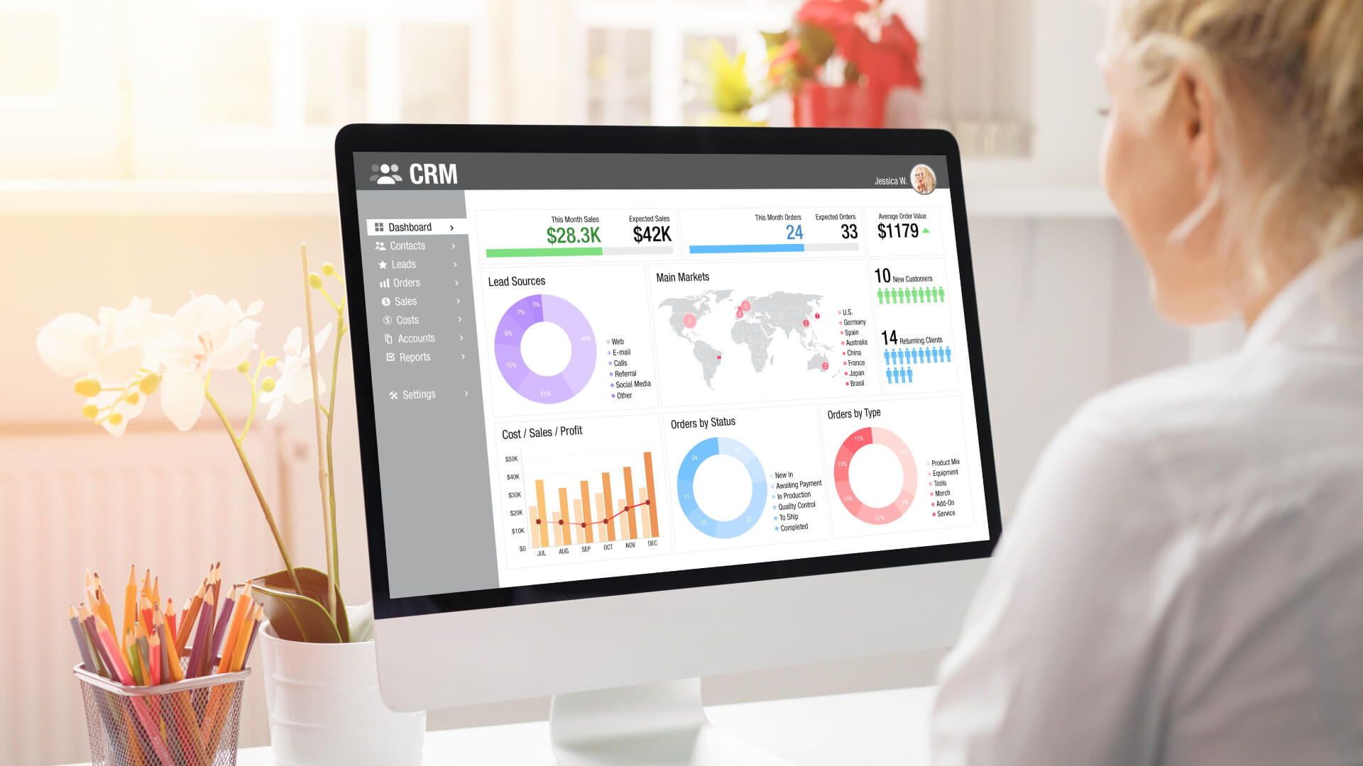 hr-metrics-person-tracking-data-on-computer