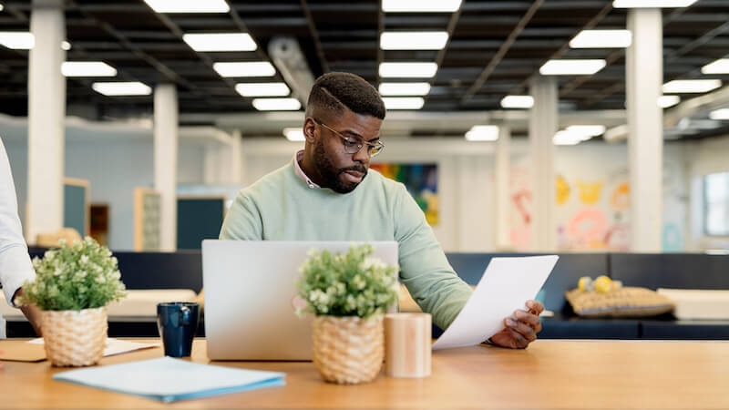 reactive-vs-proactive-manager-working-at-desk