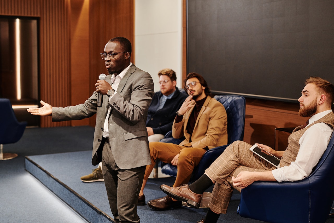 how-to-make-a-presentation-interactive-9-tips