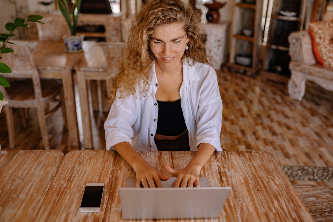 happy-woman-working-choice-point