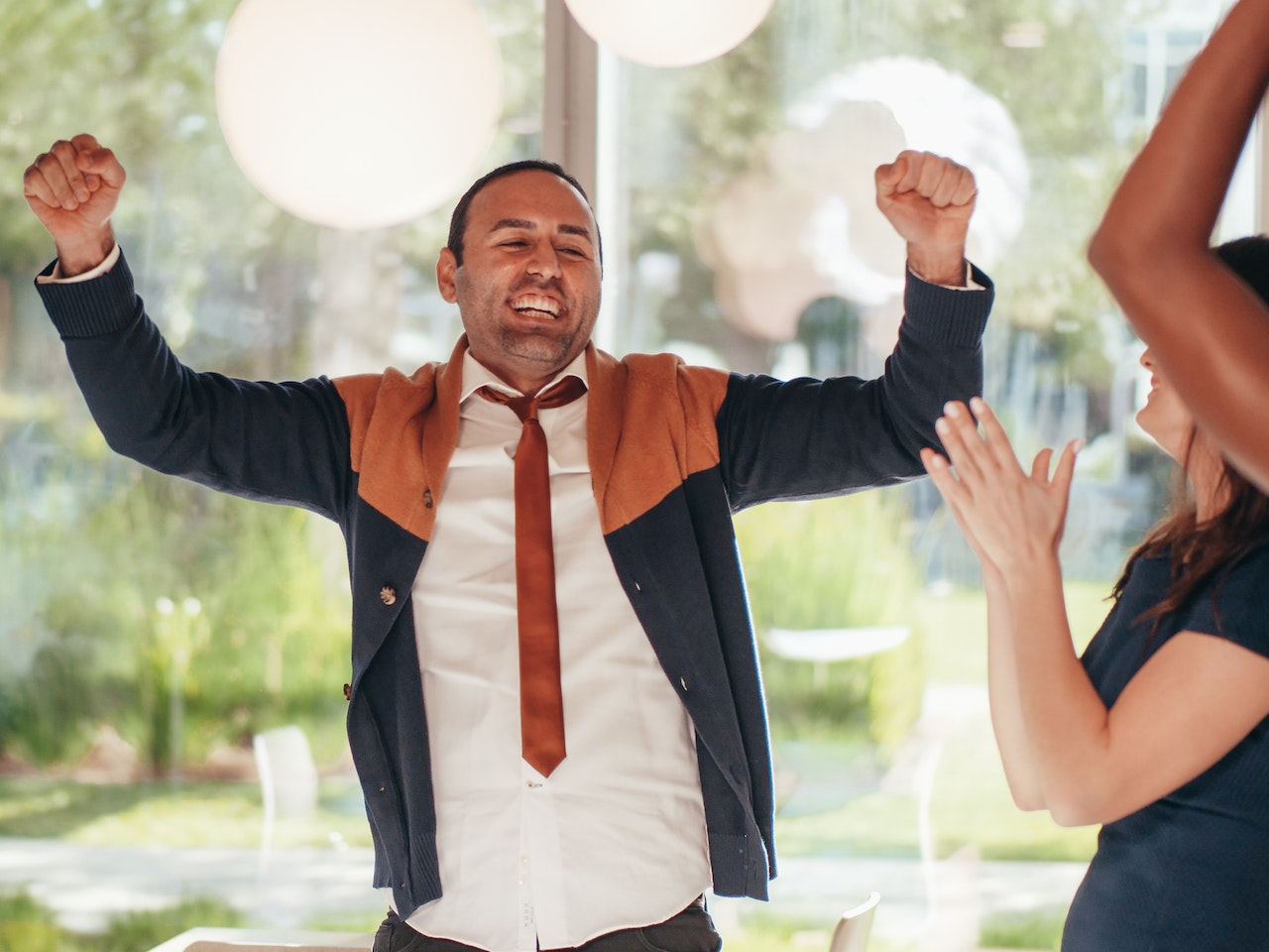 man-cheering-himself-at-office-meeting-appreciation-for-good-work-messages