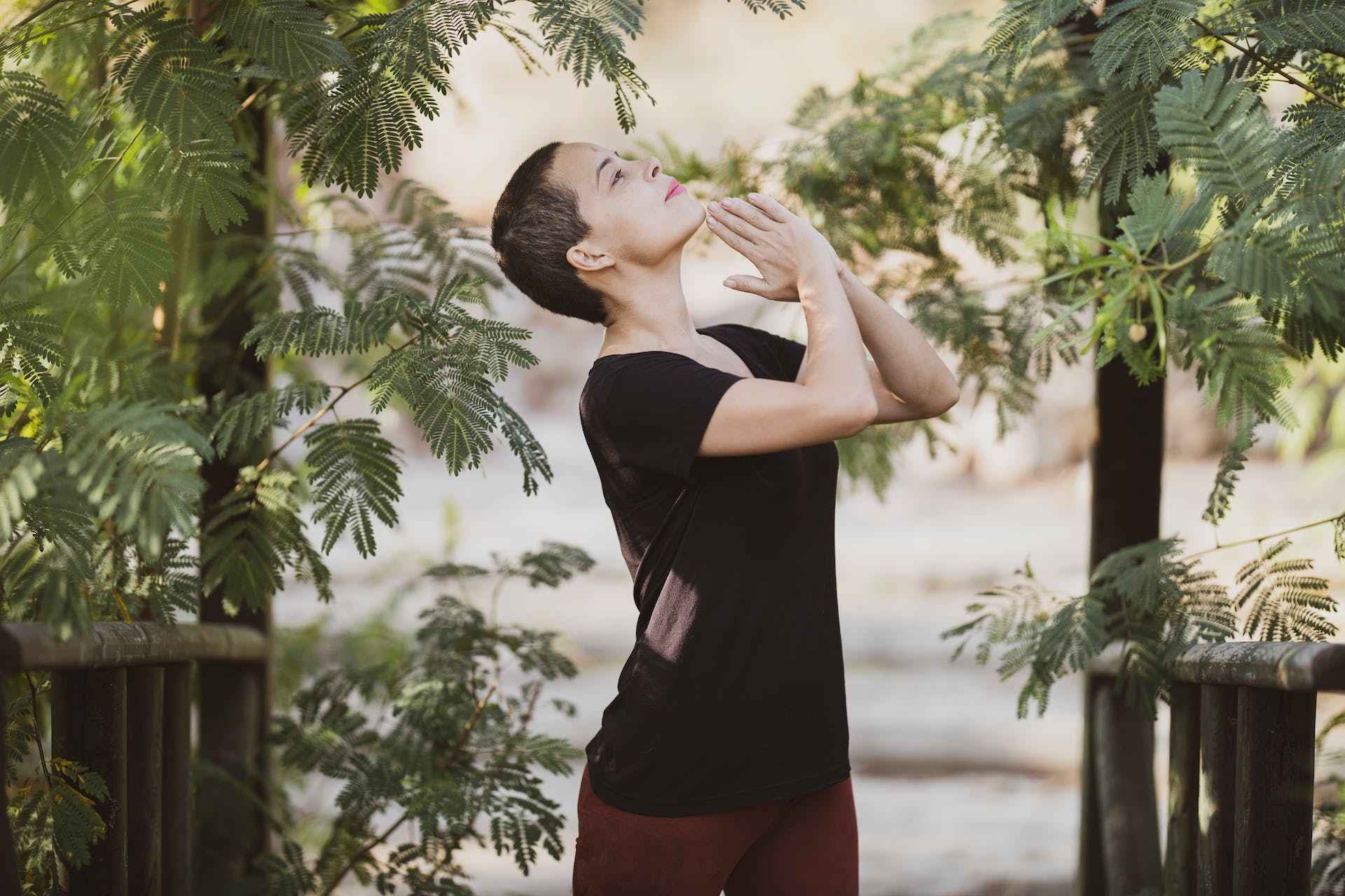 woman-enjoying-nature-relaxed-internal-monologue