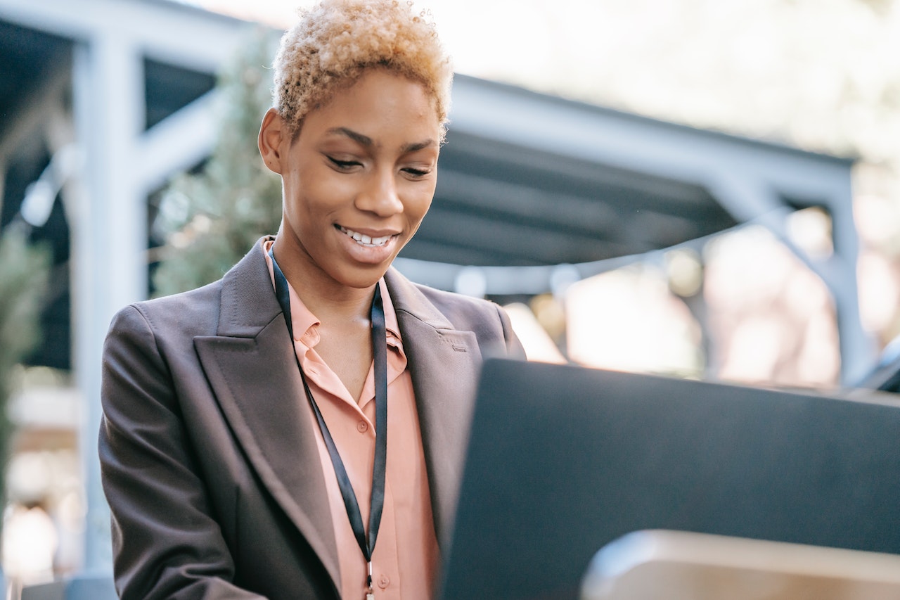 woman-using-laptop-for-searching-information-smart-kpis